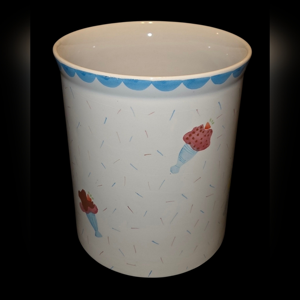 Vintage Boston Warehouse Ice Cream Crock 7.5" tall 4.5" diameter